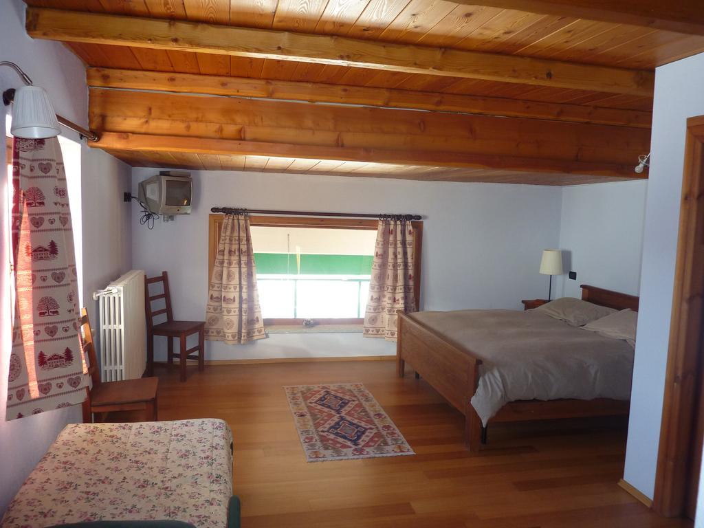 Tana Della Volpe Hotel Colle Colle Sestriere Екстериор снимка