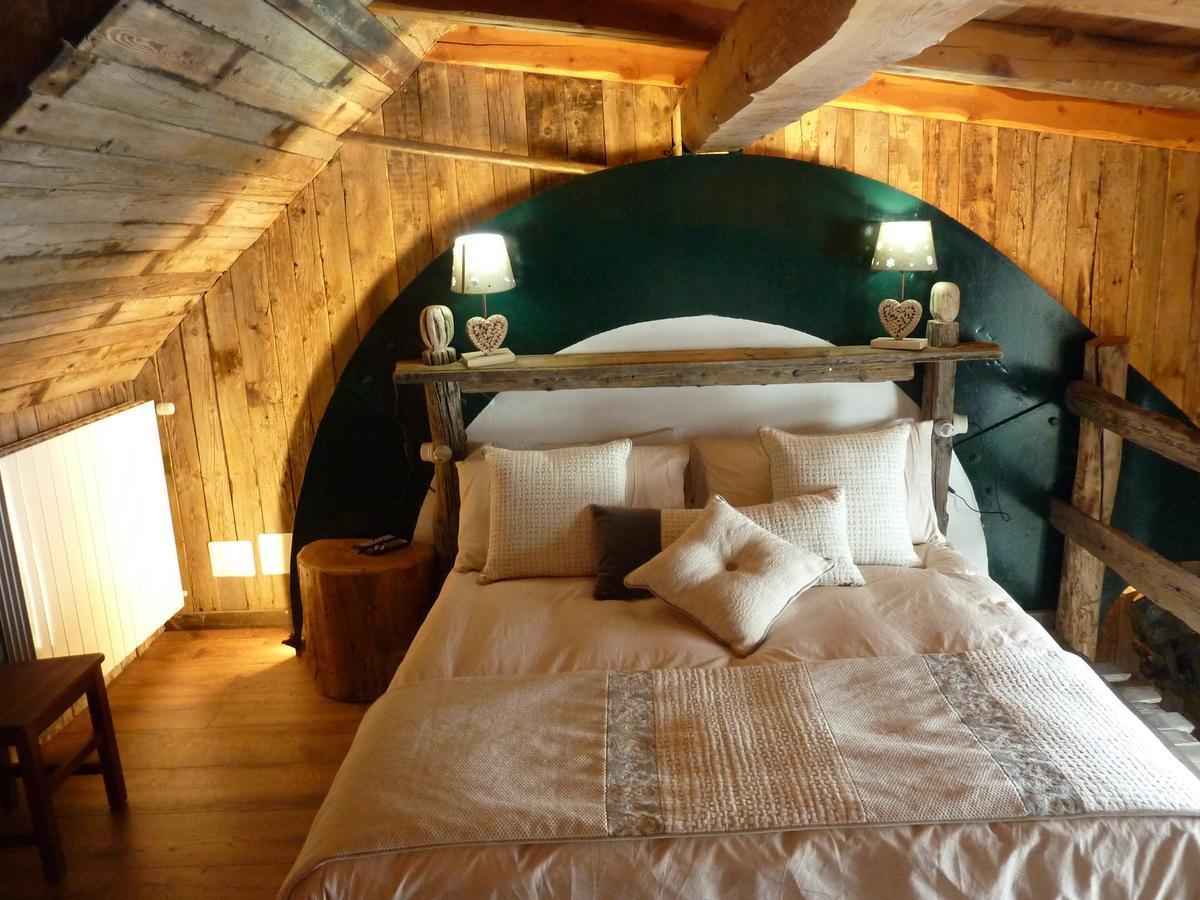 Tana Della Volpe Hotel Colle Colle Sestriere Екстериор снимка