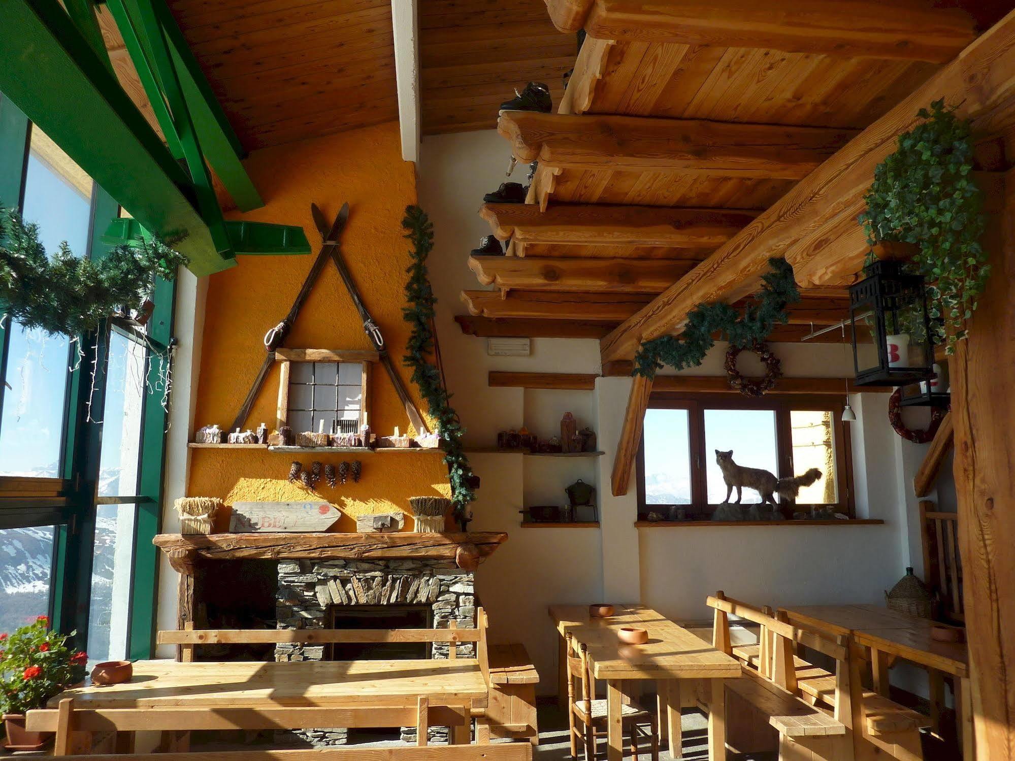 Tana Della Volpe Hotel Colle Colle Sestriere Екстериор снимка