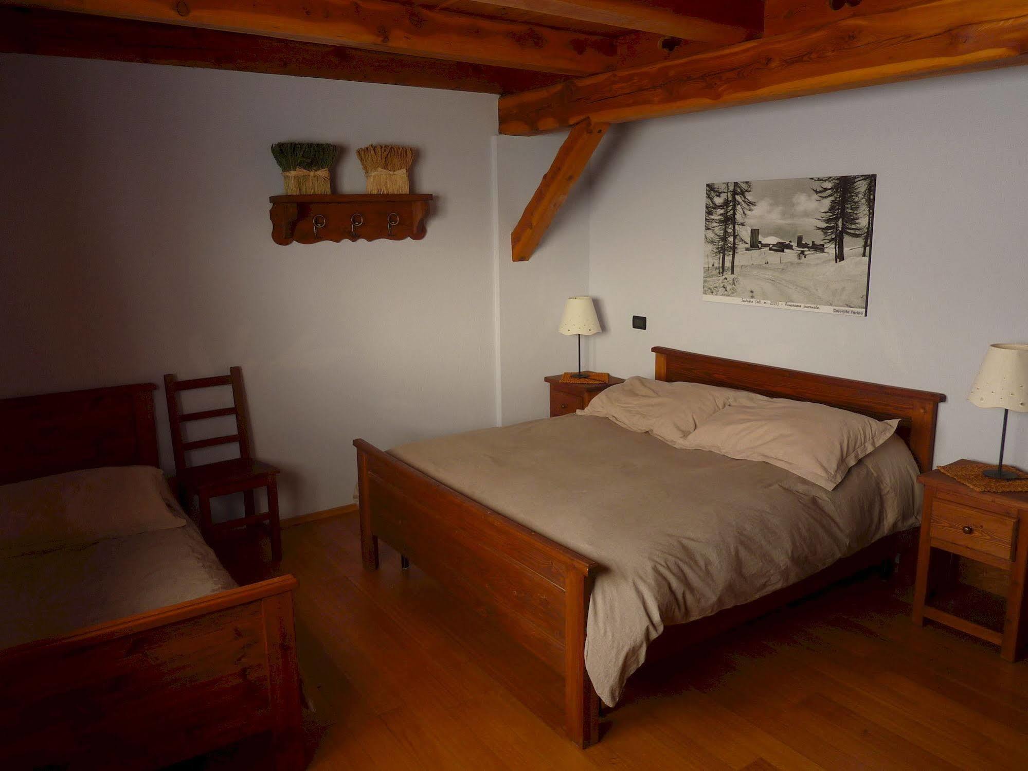 Tana Della Volpe Hotel Colle Colle Sestriere Екстериор снимка