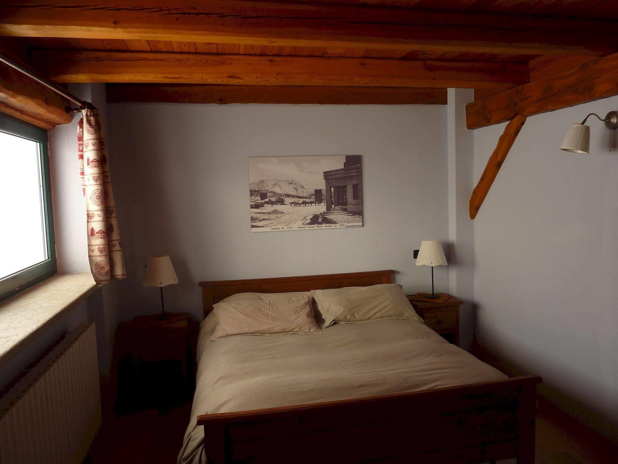 Tana Della Volpe Hotel Colle Colle Sestriere Екстериор снимка