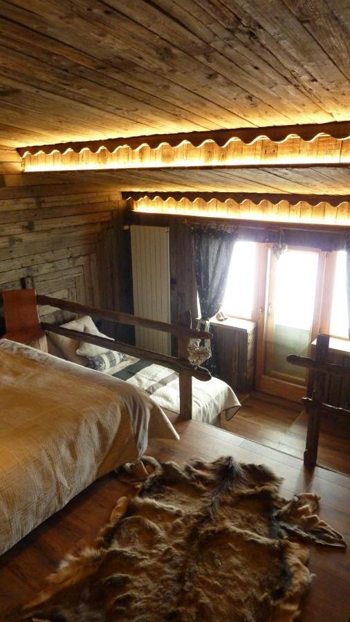 Tana Della Volpe Hotel Colle Colle Sestriere Екстериор снимка